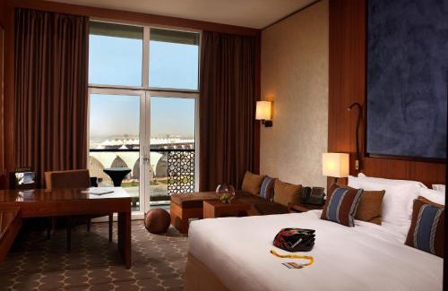 Abu Dhabi Resort | Yas Plaza Marina by IHG