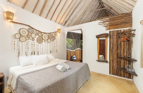 Zona Hotelera Cabin | Yaxchen Tulum Cabañas & Cenote