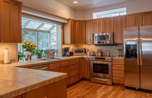 Twin Creeks House | Yeager Private Home - Room For the Whole Family with Elkhorn Hot Tub