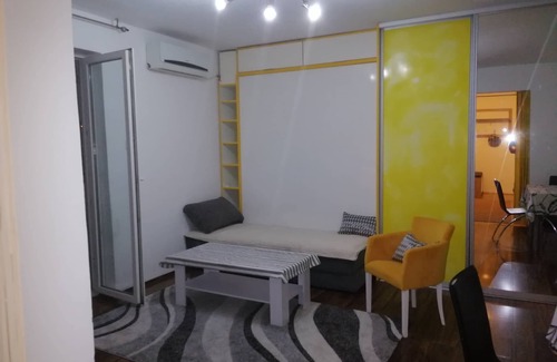 Podgorica Apartment | Yellow Apartment