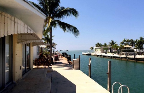 Little Venice House | Yellow Fin Ocean front Breezes (M#11)