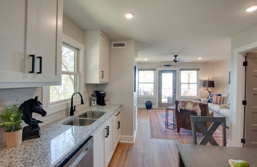 Groveoak Cabin | Yellowstone-Inspired Rustic Cabin with Lake Views, Hot Tub, and Western Charm