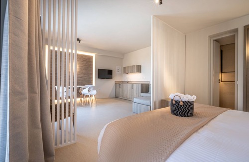 Tinos Hotel | Yenesis Seaside Retreat - Adults only