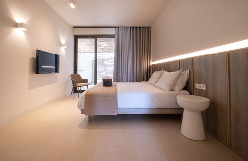 Tinos Hotel | Yenesis Seaside Retreat - Adults only
