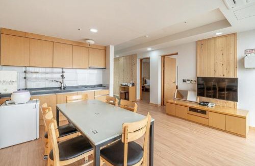 Yeongdeok House | Yeongdeok Hillington Hotel Resort Pension