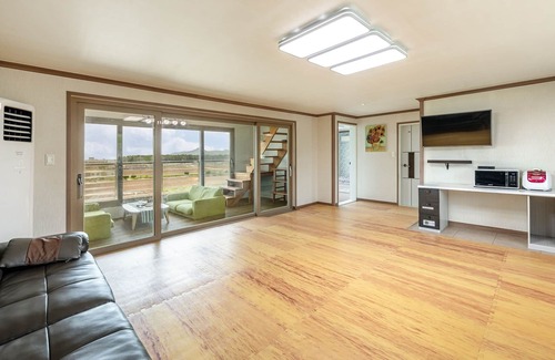 Yeongdeok House | Yeongdeok January and February Pension