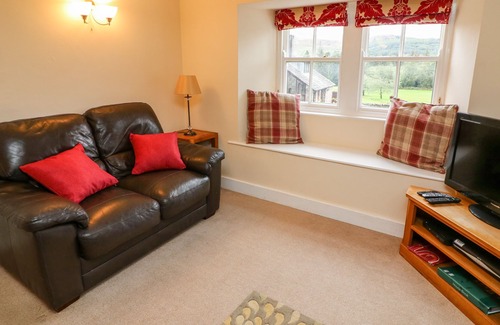 Ravenglass Cottage | YEW TREE COTTAGE, family friendly, with open fire in Eskdale Green
