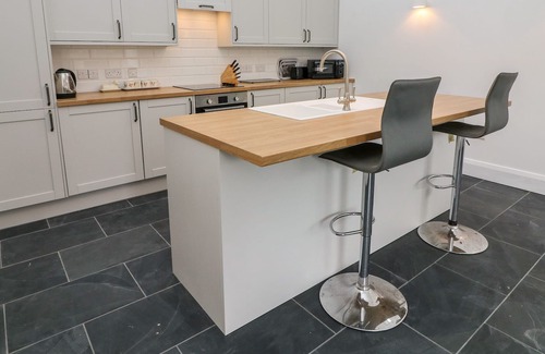 Ravenglass Cottage | YEW TREE COTTAGE, family friendly, with open fire in Eskdale Green