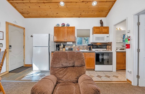 Yosemite West Cabin | Yosemite Woods - Charming Upper Unit in Ynp!