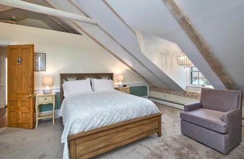 Camden Bed & Breakfast | Youngtown Inn