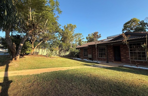 Cranebrook House | Your Beautiful Family's Oasis.