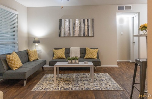 Red Bank Apartment | Your comfort zone! Mins from downtown and Northshore