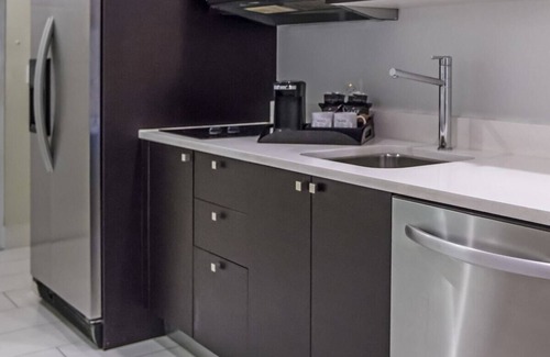 Ludlam Hotel | Your Dream Miami Retreat Awaits! Gorgeous Room w/Kitchen and Balcony