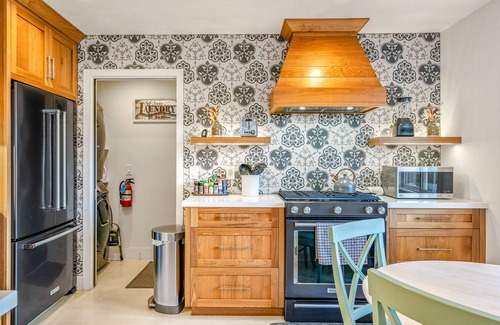 Seaside Cottage | Your Dream Seaside Vacation! Charming 2 BDR Home