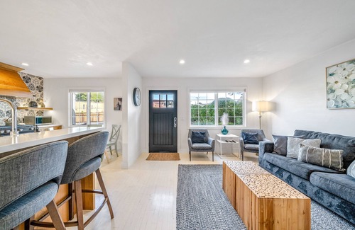 Seaside Cottage | Your Dream Seaside Vacation! Charming 2 BDR Home