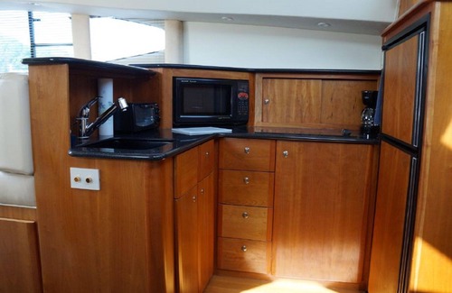 Charlestown Boat Rental | Your Floating Suite in Boston Harbor