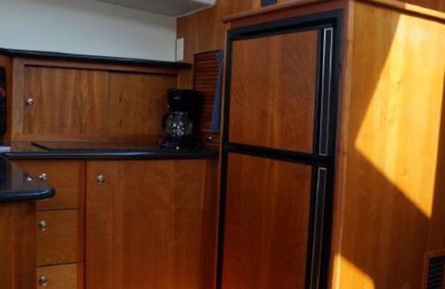 Charlestown Boat Rental | Your Floating Suite in Boston Harbor