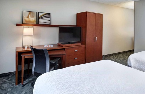 Brookfield Hotel | Your Home Away From Home! Indoor Swimming Pool, Pet-friendly Property!