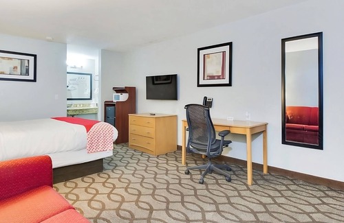 Ingleside Hotel | Your Ingleside Getaway! Free Breakfast, Swimming Pool, Free Parking!
