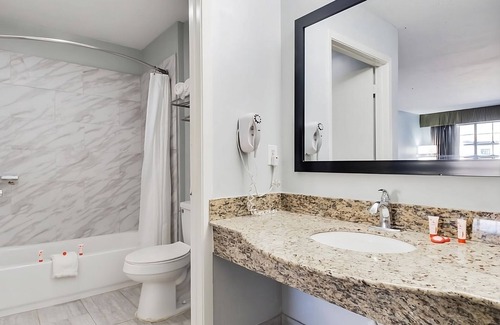 Ingleside Hotel | Your Ingleside Getaway! Free Breakfast, Swimming Pool, Free Parking!