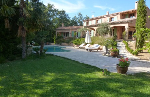 Malemort-du-Comtat Villa | Your little paradise in Provence, quiet and intimate. Heated swimming pool.