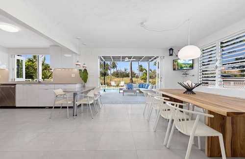Sabana House | Your own beach house, private pool & pickle ball court, steps to beach.