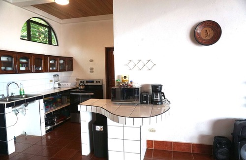 Savegre House | Your own house in the jungle, 5 minutes from the beach!