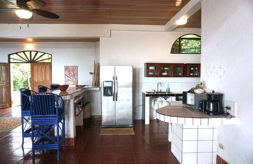 Savegre House | Your own house in the jungle, 5 minutes from the beach!