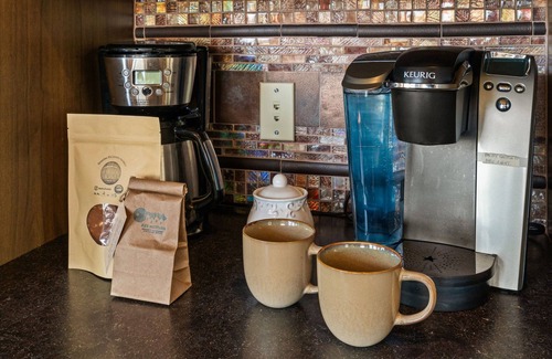 Pray House | Your own private Mountain Lodge - Rugged Montana Views With Year Round Access