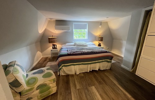 Caine Woods House | Your Own Stonegate Cottage— North OC—4 blocks to the Beach