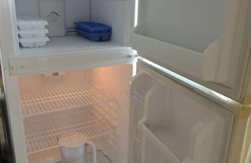 McCully - Moiliili Condo | Your own Treasure close to the Beach, shopping and centrally located.