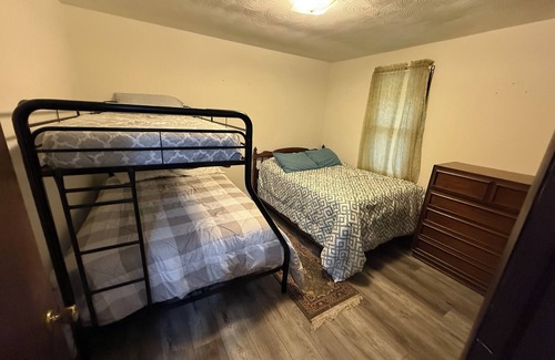 Benton Other | Your Private Country Escape 1/2 mile from Rend Lake – A Hidden Gem!