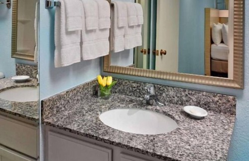 Chesterfield Apartment | Your Relaxing Getaway Awaits! Pets Allowed, FREE Parking & Breakfast!