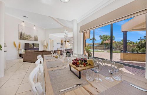 Coogee House | Your Sunny Pool & Ocean Escape