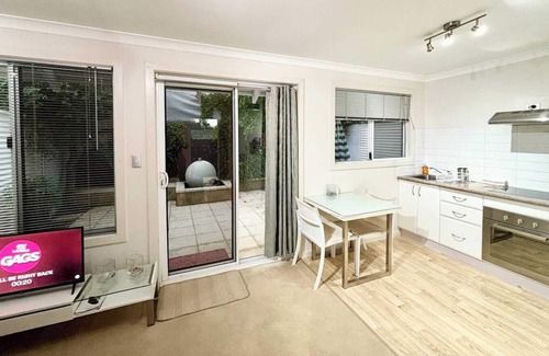 East Perth House | Your Tranquil Haven in East Perth