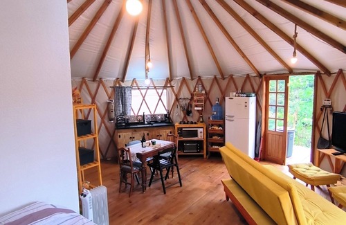 Araras Ski Chalet | Yurt in Vila de Secretario with private river