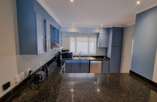 Cape Winelands House | Pearl Valley Golf Lodge - loadshedding free