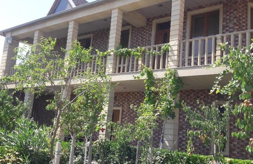 Novkhana Apartment | Zagulba-Buzovny House near the Sea 5 minutes walk Загородный Дом