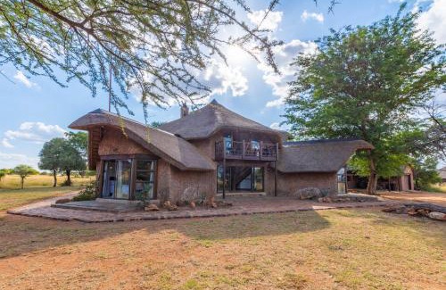 Leeupoort House | Zebula 4-bedroom, 12 sleeper - 63