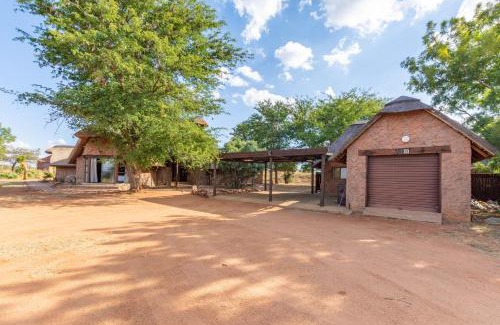 Leeupoort House | Zebula 4-bedroom, 12 sleeper - 63