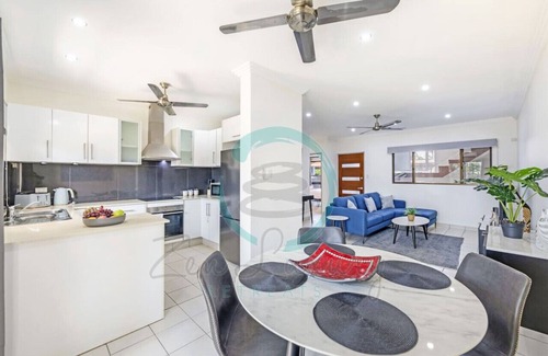 Brinkin Apartment | Zen by the Coast: 2-BR Cozy Retreat Near Uni/Shops