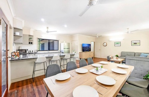 McMinns Lagoon House | Zen Pandanus Point: Pool - Backyard - Balcony