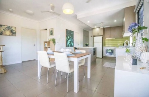 Nightcliff Apartment | Zen Quest: Outdoor Dining ~ Nightcliff Markets