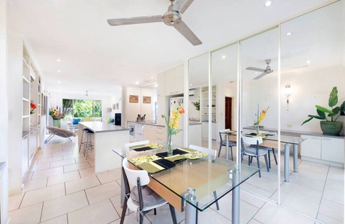 Larrakeyah Apartment | Zen Treetops: Private Pool ~ Outdoor Dining