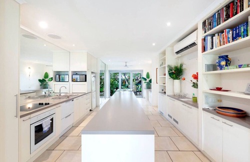 Larrakeyah Apartment | Zen Treetops: Private Pool ~ Outdoor Dining