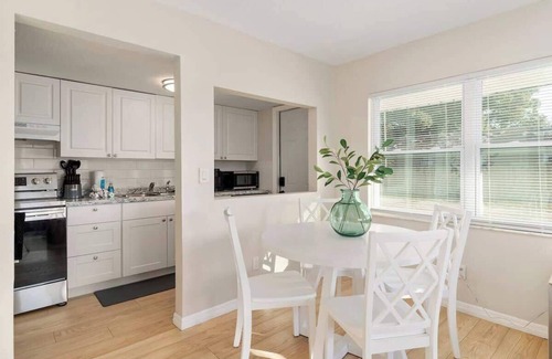 Downtown Zephyrhills House | Zephyrhills Comfort Duplex | 2 bed 2 Bath 🛋️