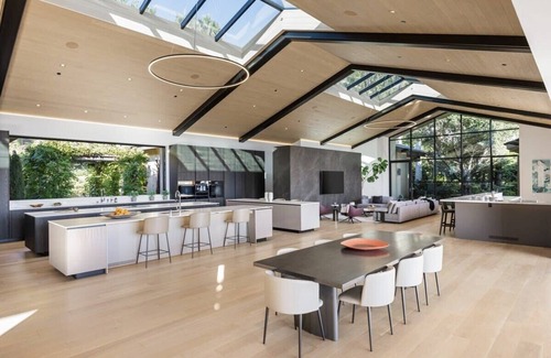 Malibu House | ZeroOne by Stay Awhile Villas