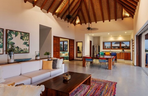 Ixtapa - Zihuatanejo Villa | Zihua Penthouse Beachfront + Sleeps 8