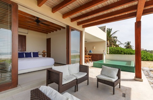 Dario Galeana Villa | Zihuatanejo 3BR Stylish Villa w/Beach Access