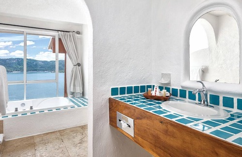 Almacen Resort | Zihuatanejo Resort Studio